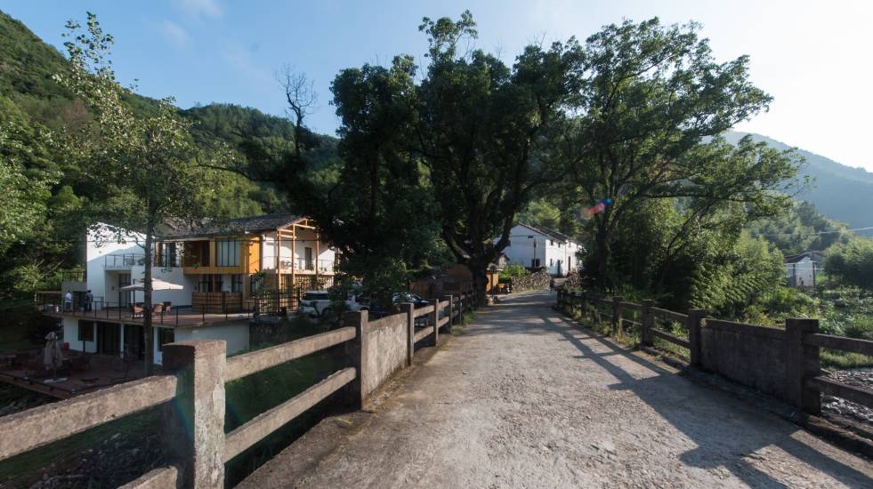 杭州·天方夜潭，給你一個(gè)「山脊之巔」的舞臺(tái)