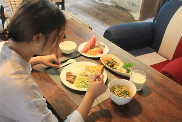 杭州·一色山墅，滿覺隴的月色喝茶散步都是雅事