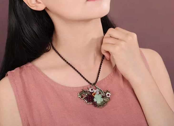 家佳樂(lè)文學(xué)鳳凰飾品復(fù)古優(yōu)雅項(xiàng)鏈?zhǔn)罪? src="/wenxue/d/file/bigpic/190404/04/13-1G001153100.png" style="height: 477px; width: 750px;" / data-MBTJ="ACWgr2"><br / data-VDeF="YW7Lnb">
	<img alt=