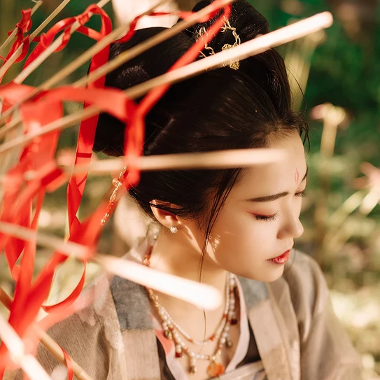 家佳樂文學(xué)彼岸花開唯美古風(fēng)女子頭像