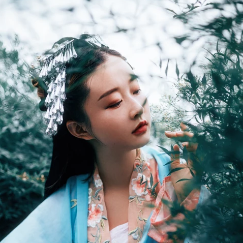 家佳樂文學(xué)清新花朵唯美古風(fēng)女子頭像