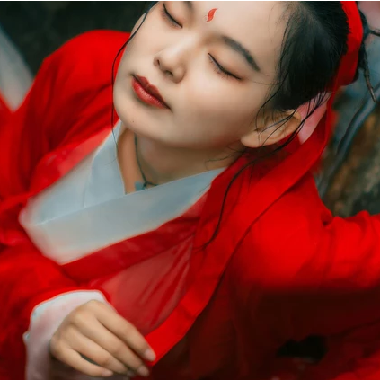 紅衣女子霸氣頭像，唯美古風真人女子頭像