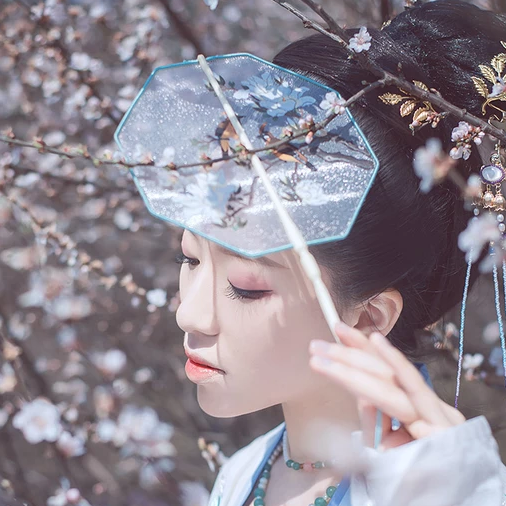 梅花少女唯美古風少女真人頭像