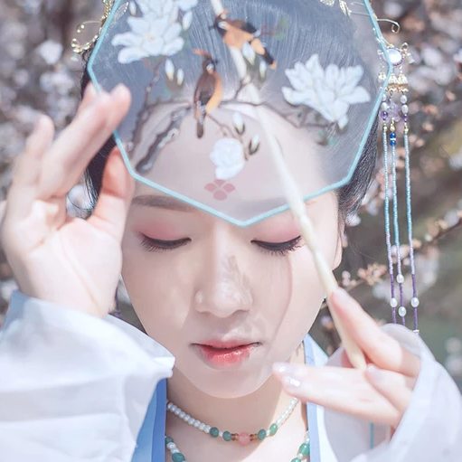 梅花少女唯美古風少女真人頭像