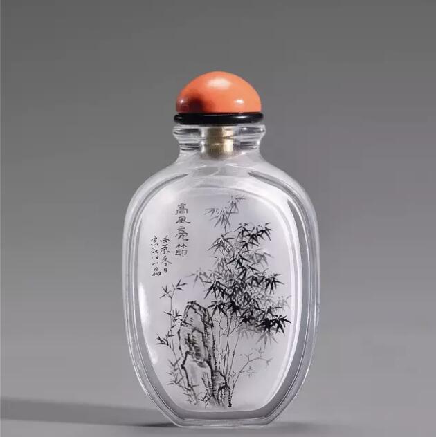 內畫鼻煙壺，壺中天地間掌心中國美