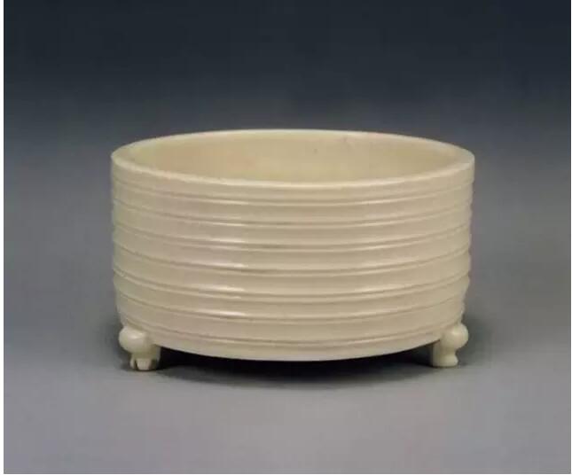 香爐紫煙，出自香爐歸于縹緲