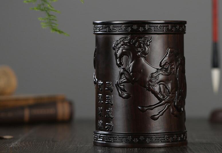 紅木筆筒，書房中不可或缺的瑰寶