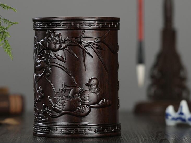 紅木筆筒，書房中不可或缺的瑰寶