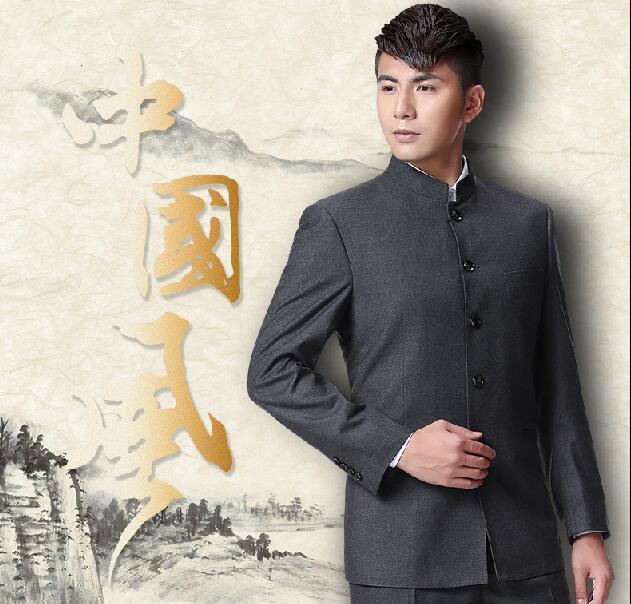 立領(lǐng)中山裝，恰同學(xué)少年風(fēng)華正茂