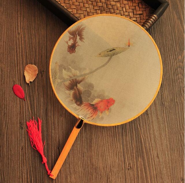 中國四大名扇，輕羅小扇撲流螢