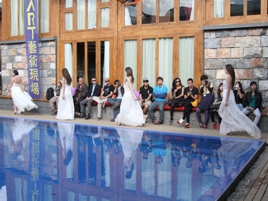 麗江束河無(wú)爾，在這里帶著夢(mèng)想開花棲居