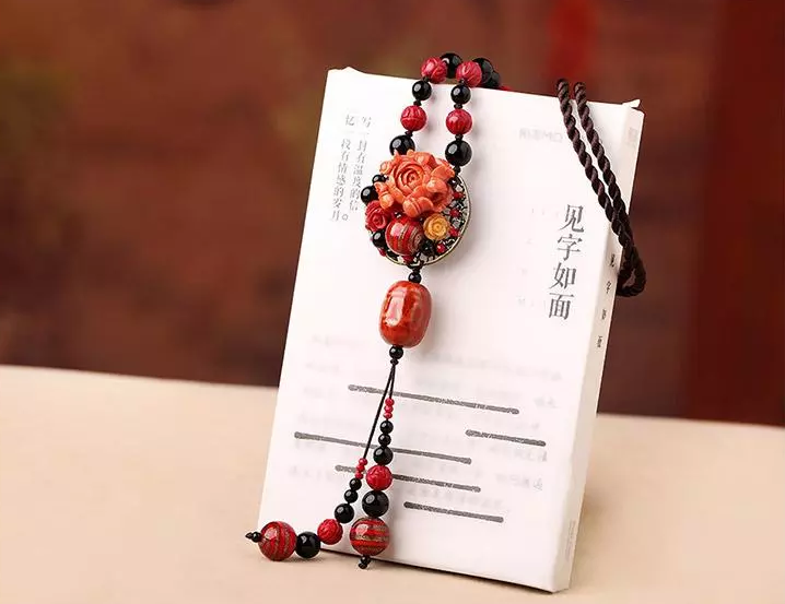 紅色復(fù)古立體花朵吊墜毛衣鏈項(xiàng)鏈?zhǔn)罪? src="/wenxue/d/file/bigpic/190404/04/13-1G010112033.png" style="height: 571px; width: 750px;" / data-g8xJ="1mp58z"><br / data-Ai9e="nEAdDa">
	<img alt=