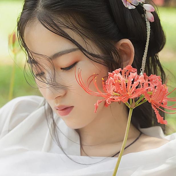 高傲冷艷彼岸花唯美古風真人女生頭像