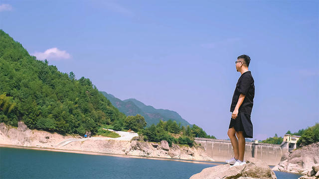 麗水·浮光，浮光指路茶香入夢蓋一間湖畔大學