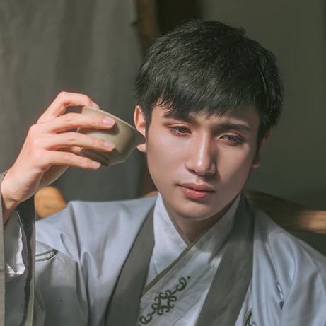 古典家佳樂文學(xué)漢服孤館燈青頭像，古風(fēng)男生頭像