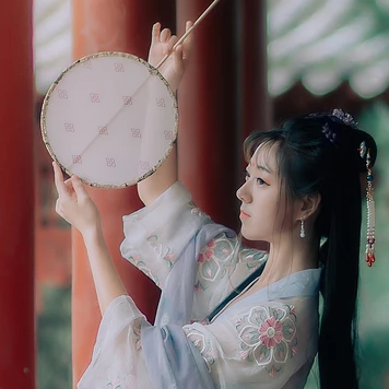 唯美漢服女生頭像，古風真人女子頭像