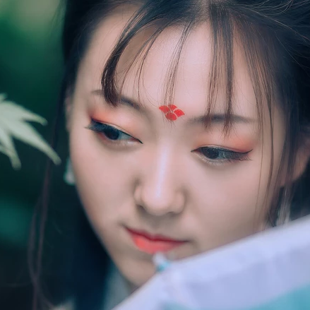 唯美漢服女生頭像，古風真人女子頭像