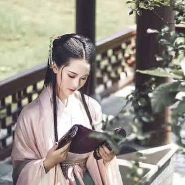 漢服女生頭像，古風真人女子頭像
