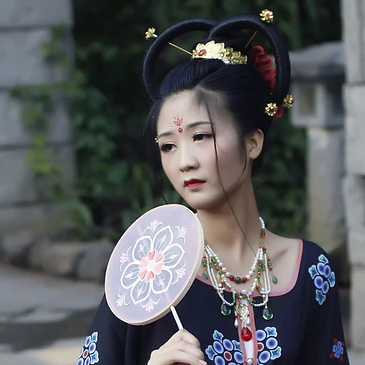 妖艷冷漠的女生頭像，唯美古風(fēng)真人女子頭像