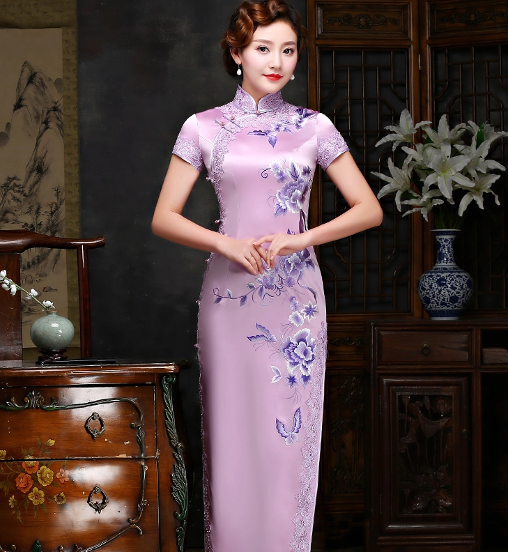 真絲繡花旗袍，復(fù)古氣質(zhì)蕾絲鑲邊旗袍