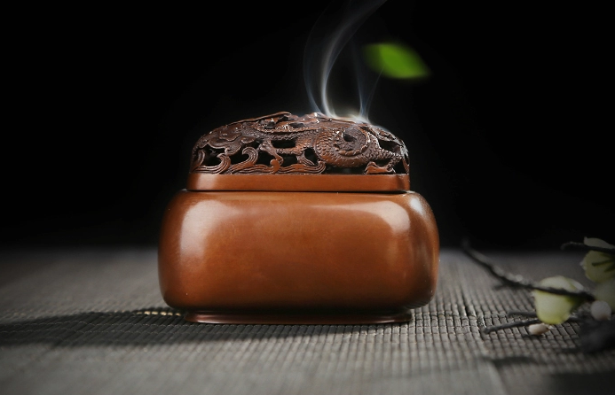 雙龍浮雕香爐，鏤空仿古紫銅熏香爐