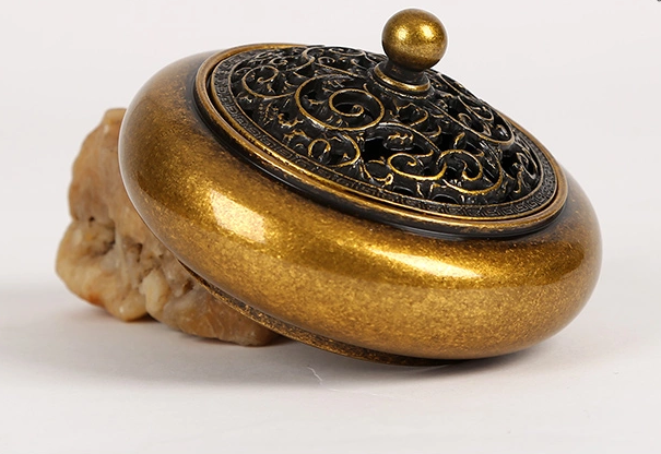 花開(kāi)富貴香爐，鏤空仿古紫銅熏香爐