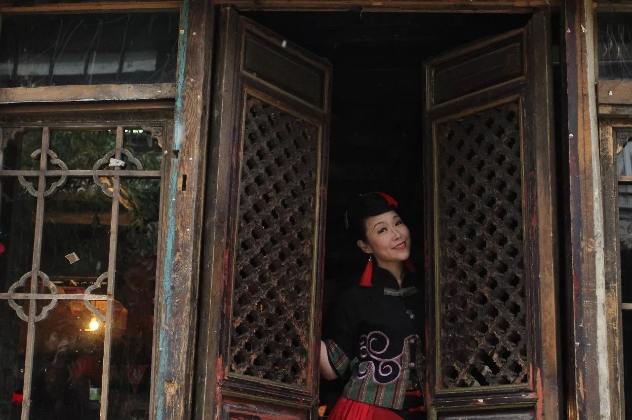 寧波·花雨醉，品花間一壺酒聽雨后醉朦朧