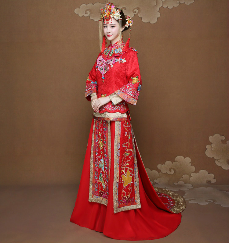 披肩拖尾秀禾服新娘禮服，時尚大氣中式禮服