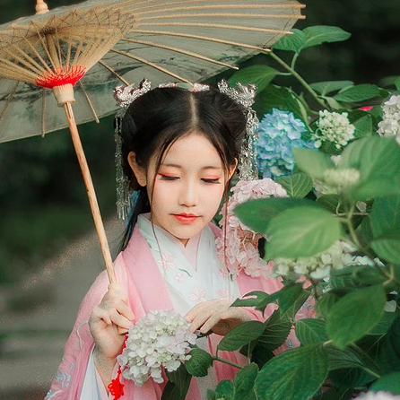 帶傘唯美可愛頭像，唯美古風(fēng)女子真人頭像