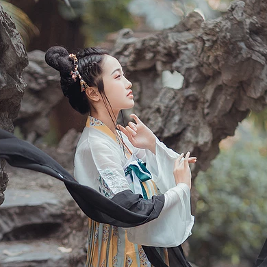 唯美漢服傷感頭像，唯美古風女子真人頭像