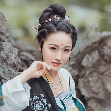 唯美漢服傷感頭像，唯美古風女子真人頭像