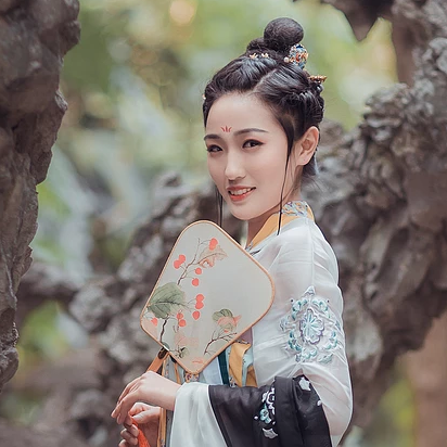 唯美漢服傷感頭像，唯美古風女子真人頭像