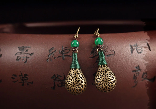 手工復(fù)古風(fēng)鏤空耳墜，古典氣質(zhì)家佳樂文學(xué)耳環(huán)