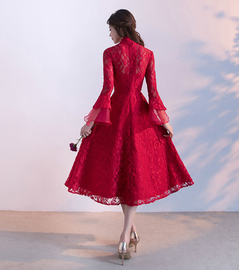 傳統(tǒng)復(fù)古印花中式禮服，紅色蕾絲新娘晚禮服