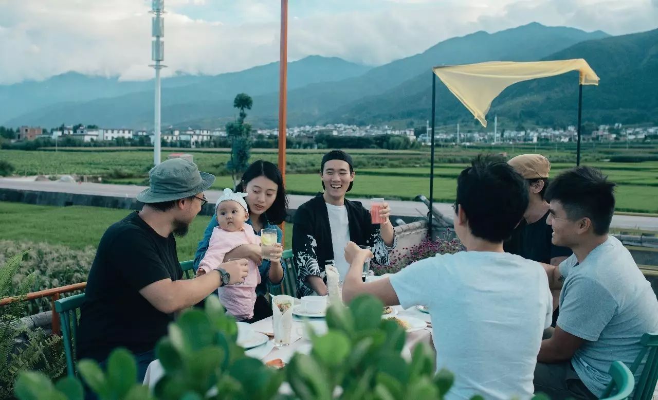 大理·依谷坐憩，在稻田里種間甜品店靜待光陰