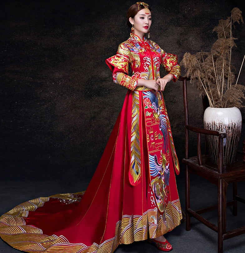 奢華大拖尾中式禮服，古典中式新娘禮服嫁衣