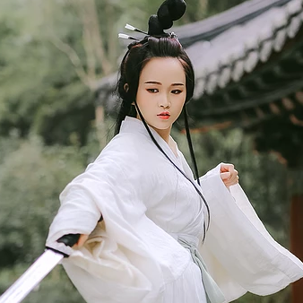 白衣俠女冷艷頭像，唯美古風(fēng)女子真人頭像