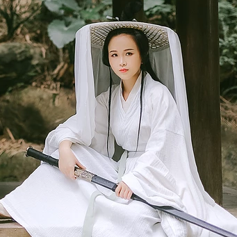 白衣俠女冷艷頭像，唯美古風(fēng)女子真人頭像