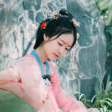 紅衣女子帶傘頭像，唯美古風(fēng)女子真人頭像