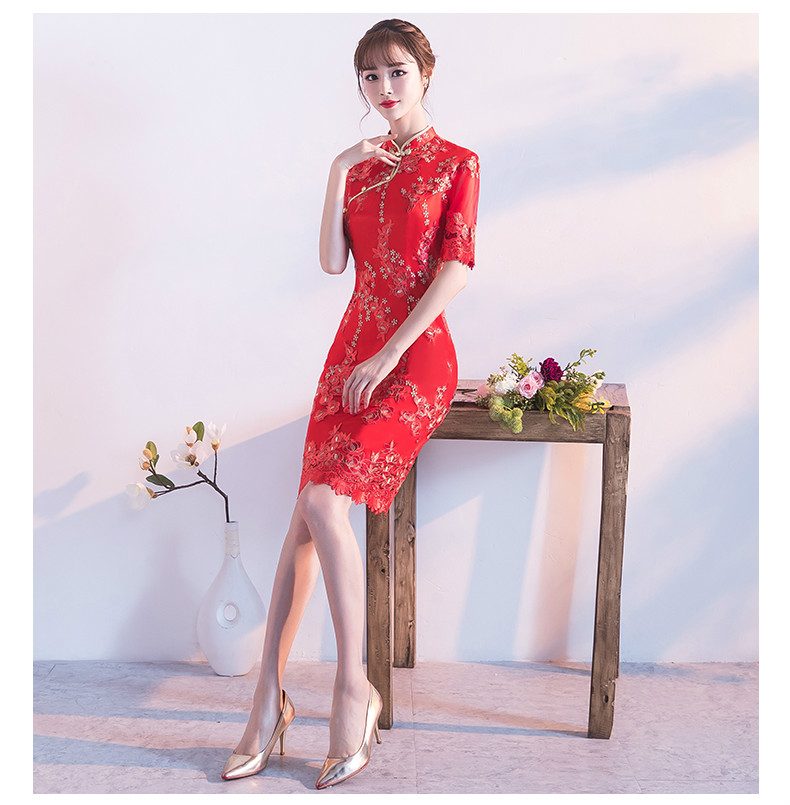 典雅復(fù)古唯美中式禮服，短款奢華中式繡花旗袍