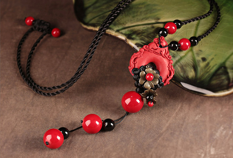 家佳樂文學(xué)朱砂吊墜毛衣鏈復(fù)古紅色項(xiàng)鏈