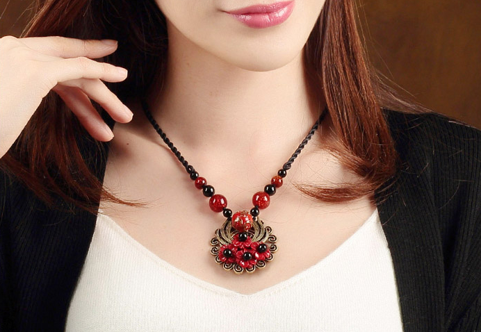 香艷復(fù)古家佳樂(lè)文學(xué)毛衣鏈紅色琉璃吊墜項(xiàng)鏈