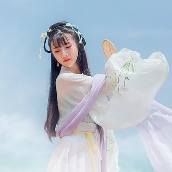 飄逸帶團扇小清新頭像，唯美古風女子真人頭像