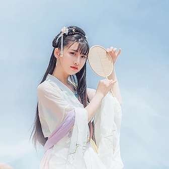 飄逸帶團扇小清新頭像，唯美古風女子真人頭像