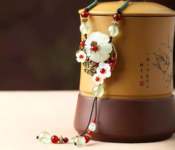 岫玉吊墜簡約民族風(fēng)毛衣鏈復(fù)古項鏈?zhǔn)罪? src="/wenxue/d/file/bigpic/190404/04/13-1G019155408.png" style="height: 597px; width: 750px;" / data-OuCC="QOqMF2"><br / data-JLNX="7cxqve">
	<img alt=