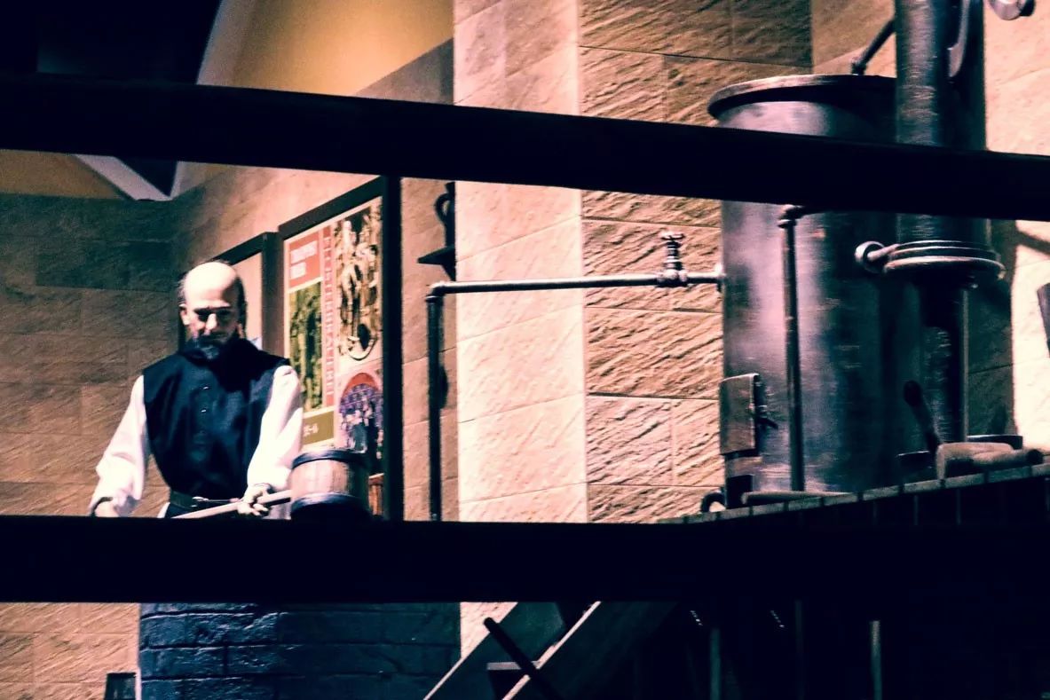 青島·Villaart維林藝墅，因?yàn)榉孔訍凵弦蛔? src="/wenxue/d/file/bigpic/190404/04/13-1G01PU150.jpg" style="height: 499px; width: 800px;" / data-7EKJ="Ed8KmY"></p>
<p data-XfHP="upWxvm">
	　　有山、有海、還有在山海之間的繁華城市。大概就是青島最與眾不同、也最迷人的特點(diǎn)吧。<br / data-pWrC="uNpZKG">
	<img alt=