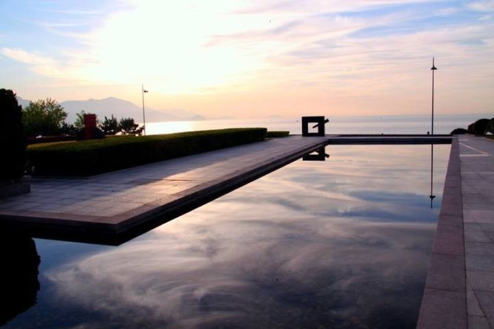 青島·Villaart維林藝墅，因?yàn)榉孔訍凵弦蛔? src="/wenxue/d/file/bigpic/190404/04/13-1G01PU152-50.jpg" style="height: 1066px; width: 800px;" / data-fTtA="sB1T7W"></p>
<p data-RCbW="WiQ6TC">
	　　Villaart維林藝墅，就是我一直想要的，一座理想的房子。<br / data-CmZu="xRXIyb">
	<img alt=