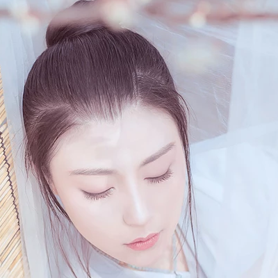 白衣冷艷女子頭像，唯美古風(fēng)真人頭像