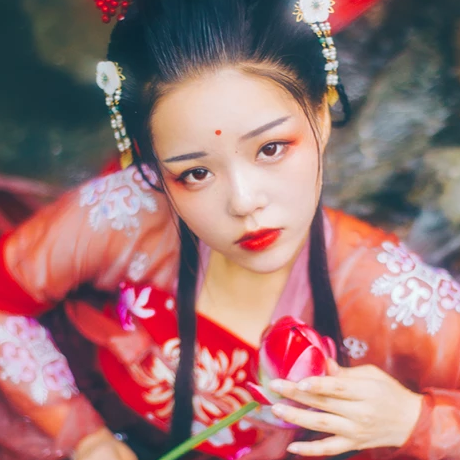 嬌艷紅衣女子頭像，唯美古風(fēng)真人頭像
