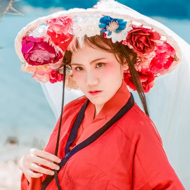 花樣紅衣女子頭像，唯美古風(fēng)真人頭像